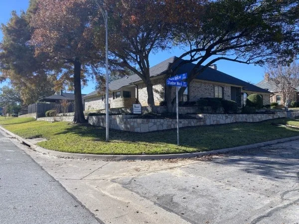 Crosstie retaining wall replacement in Arlington Texas (1)-min